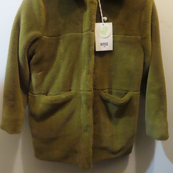 NWT Repose Girls khaki Faux Fur Coat with Snaps, Collar and Pockets - Picture 3 of 7